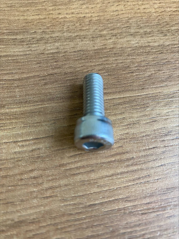Modulio laikiklio varžtas A2 M8x20 mm (1 vnt.)