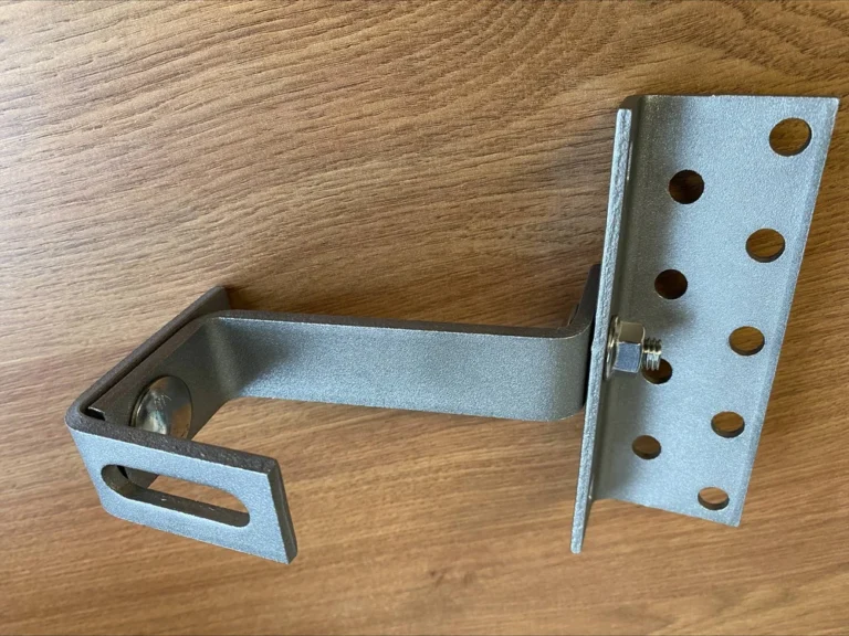 Čerpinio stogo laikiklis 140x56x5, reguliuojamas. ilgis 120mm