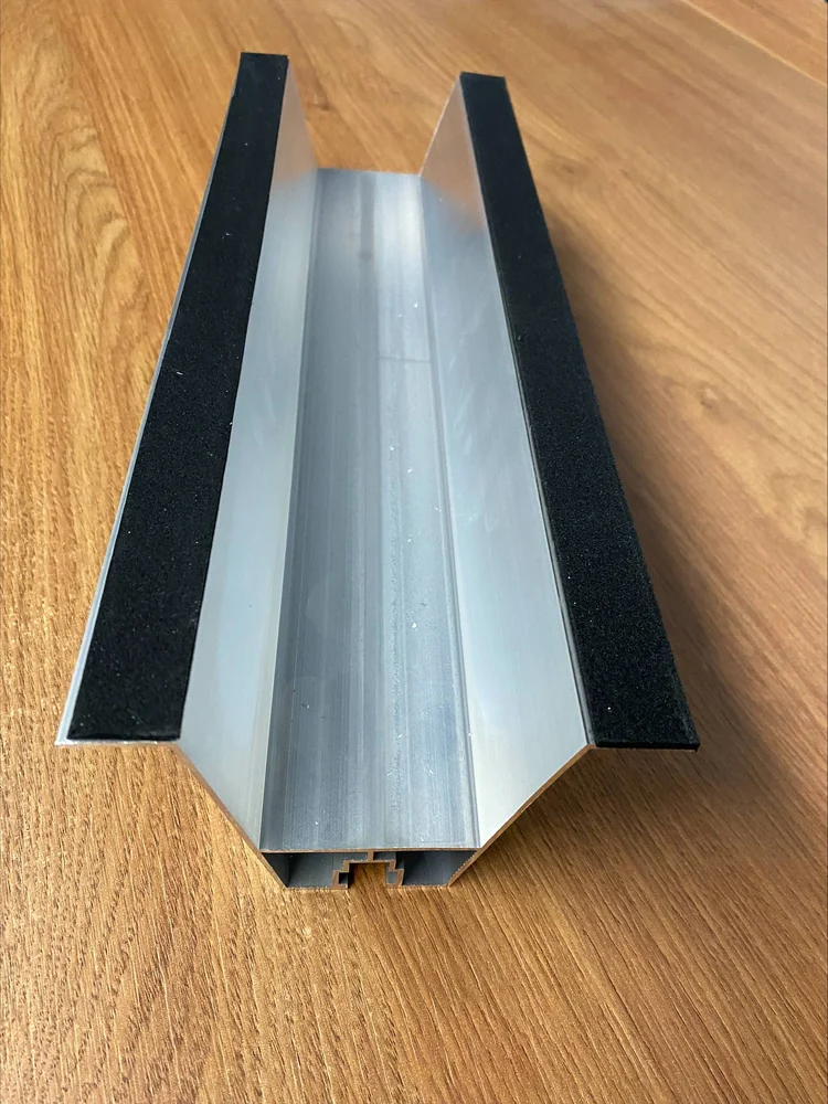 Minirail trapecinei stogo dangai su EPDM juosta (h - 7 cm; l - 33,0 cm)